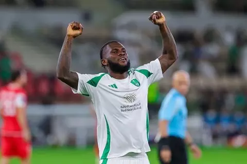 تقارير: ليدز يونايتد يطلب التعاقد مع فرانك كيسي